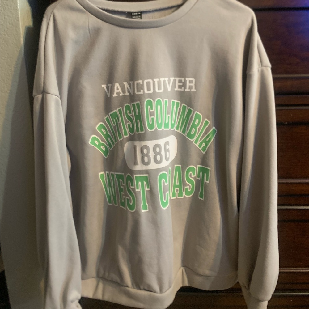 SHEIN sweatshirt size medium. Brand new never been worn